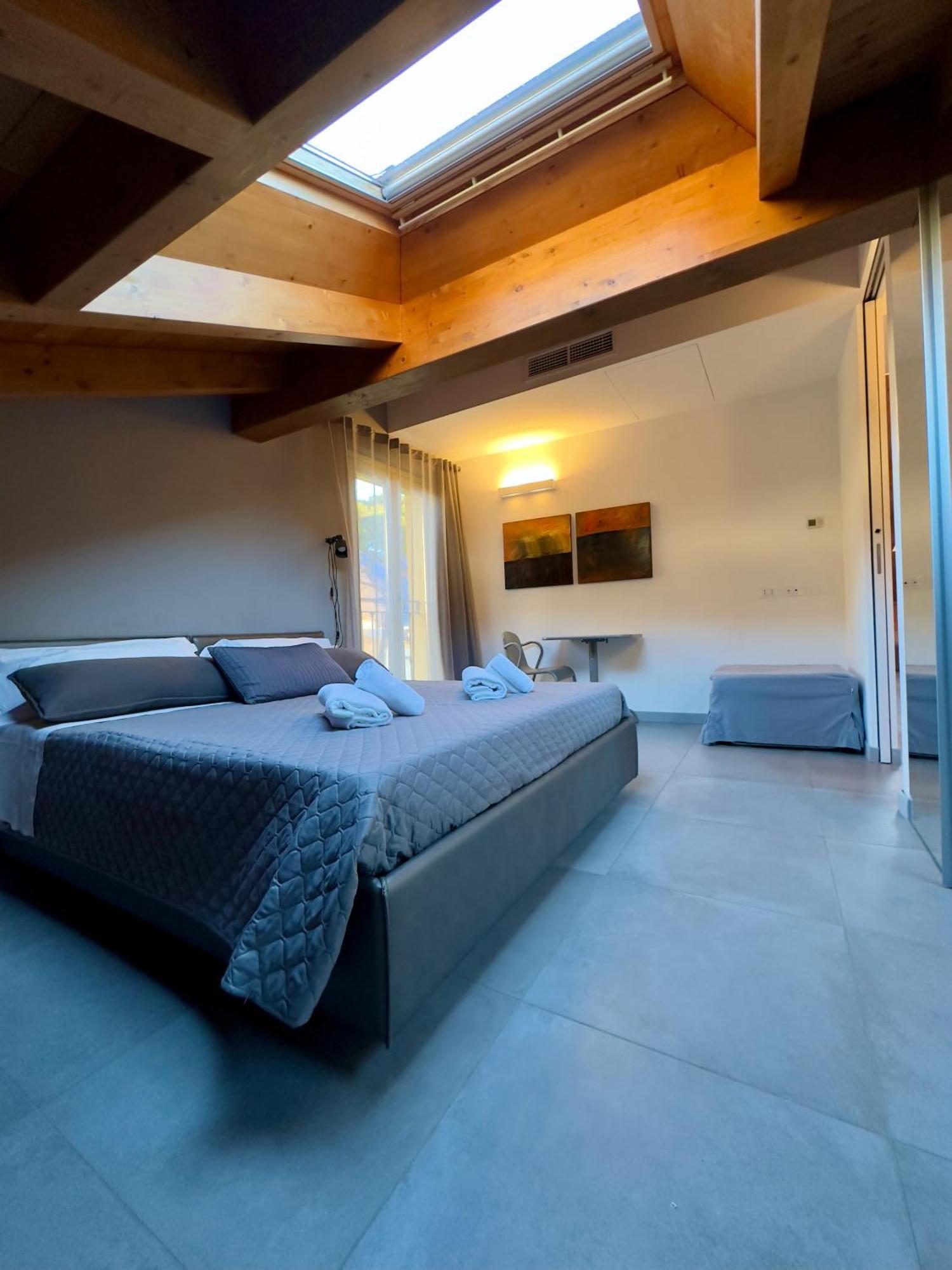 Residence Matilde Oliveto Lario Buitenkant foto